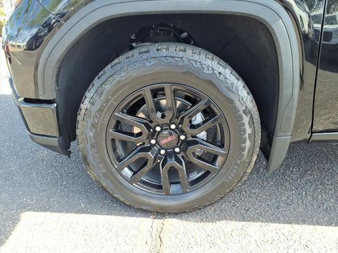 Used 2025 GMC Sierra 1500 Elevation w/ X31 Off-Road Package image 9