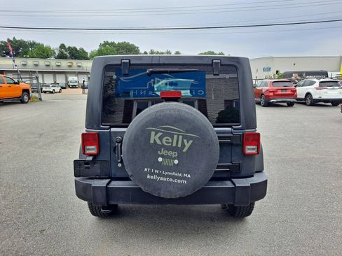 Used 2018 Jeep Wrangler Unlimited Sport w/ Connectivity Group AWD/4WD image 6