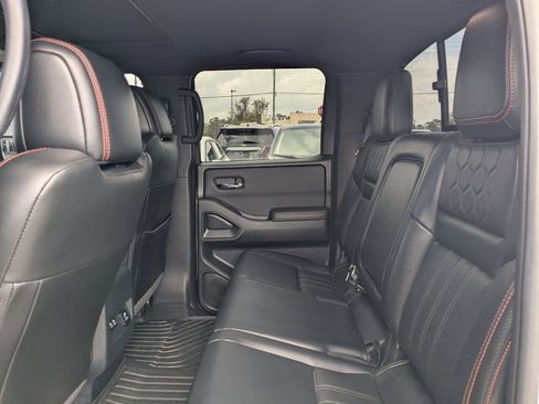 Used 2023 Nissan Frontier PRO-4X w/ Pro-4X Premium Package image 13