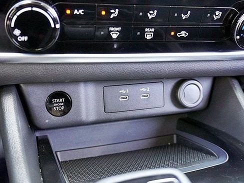 Used 2025 Nissan Rogue S image 28