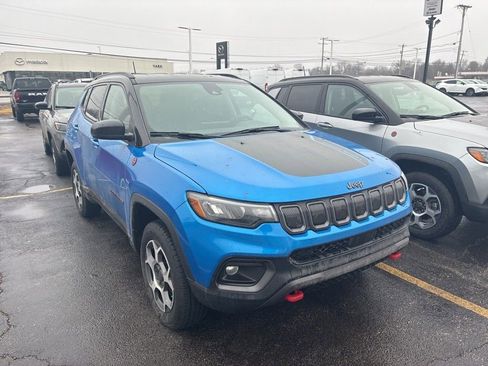 Used 2022 Jeep Compass Trailhawk image 2
