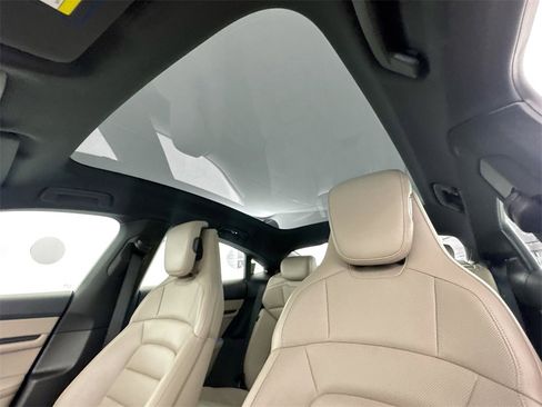 Used 2022 Porsche Taycan image 18