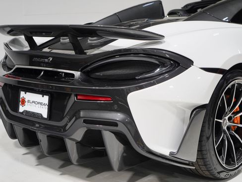 Used 2020 McLaren 600LT Spider RWD image 25
