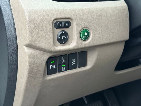 Used 2022 Honda Pilot Touring image 17