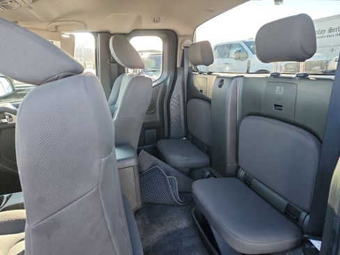 Used 2018 Nissan Frontier S image 12