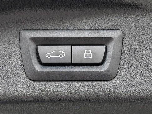 Used 2025 BMW X7 xDrive40i AWD/4WD image 30