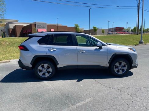 Used 2022 Toyota RAV4 XLE image 8