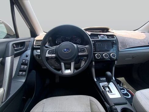Used 2017 Subaru Forester 2.5i Premium AWD/4WD image 5