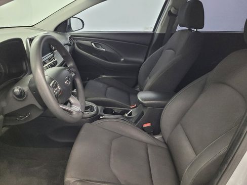 Used 2018 Hyundai Elantra GT FWD image 17