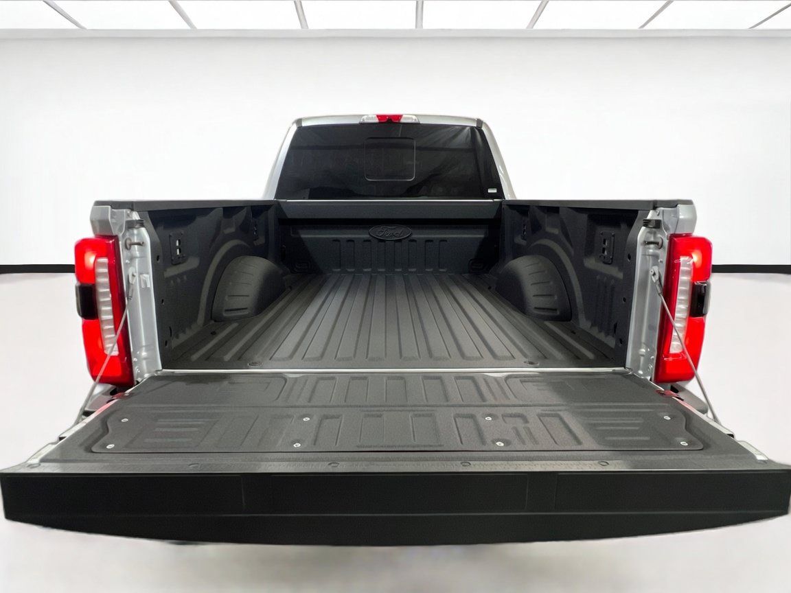 Used 2024 Ford F350 Lariat w/ Black Appearance Package AWD/4WD image 20