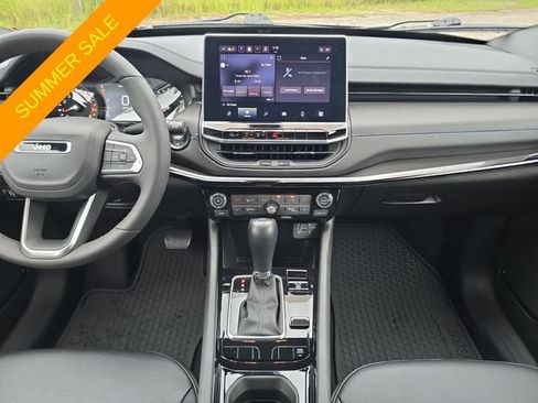 Certified 2025 Jeep Compass Latitude w/ Convenience Group AWD/4WD image 10