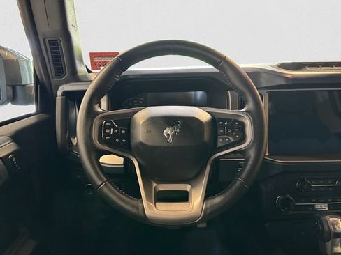 Used 2023 Ford Bronco Outer Banks w/ Sasquatch Package AWD/4WD image 13