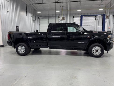 Used 2025 RAM 3500 Longhorn image 14