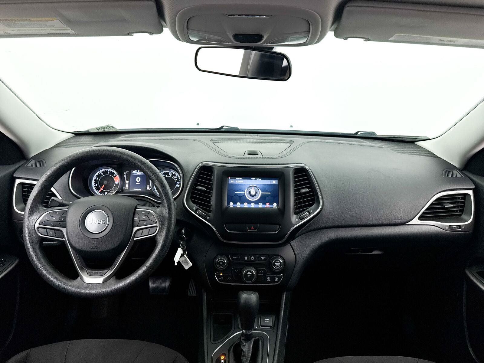 Used 2019 Jeep Cherokee Latitude w/ Popular Appearance Group FWD image 19