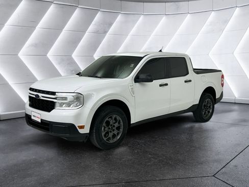 Used 2024 Ford Maverick XLT image 3