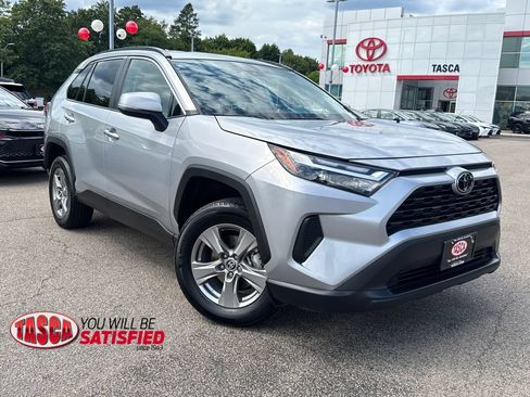 Used 2025 Toyota RAV4 XLE AWD/4WD image 1