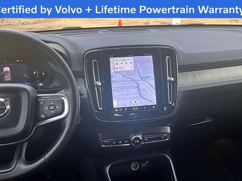 Certified 2025 Volvo XC40 B5 Core image 8