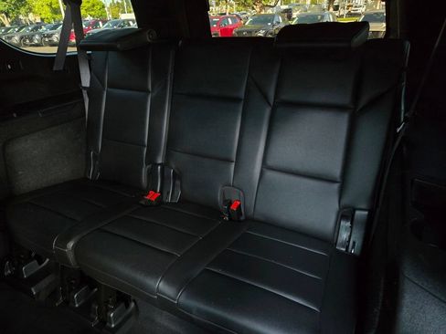 Used 2021 Cadillac Escalade ESV Luxury AWD/4WD image 14