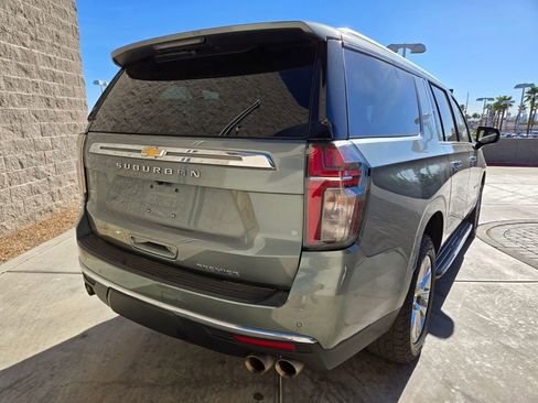 Used 2023 Chevrolet Suburban Premier image 4