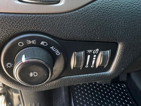 Used 2016 Jeep Cherokee Latitude image 15