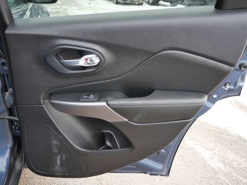 Used 2021 Jeep Cherokee Latitude Lux image 17