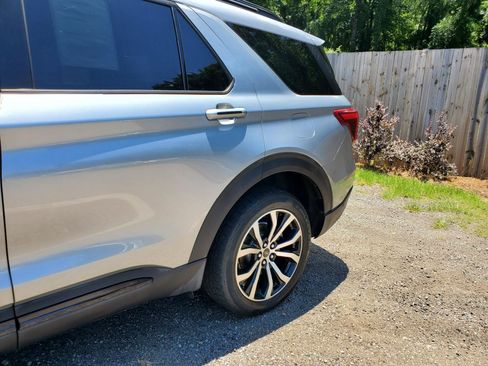 Used 2020 Ford Explorer ST w/ Premium Technology Package AWD/4WD image 3