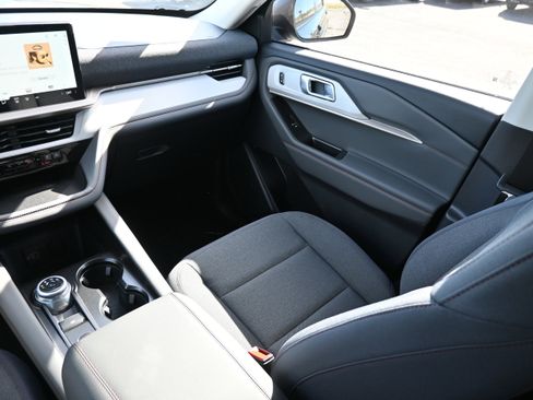 New 2026 Ford Explorer Active image 29