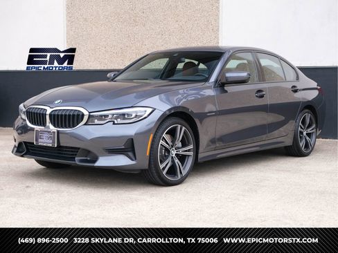 Used 2022 BMW 330i xDrive 330i xDrive Sedan 4D w/ Driving Assistance Package image 1