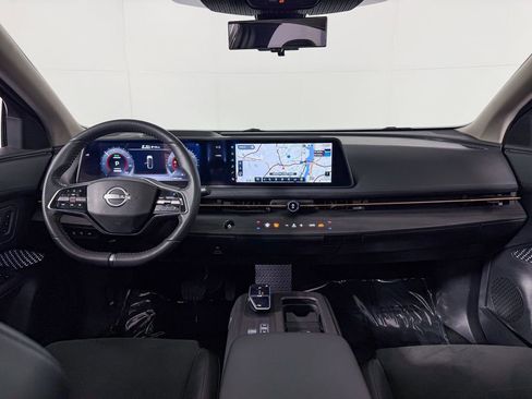 Used 2025 Nissan Ariya EVOLVE+ e-4ORCE image 13