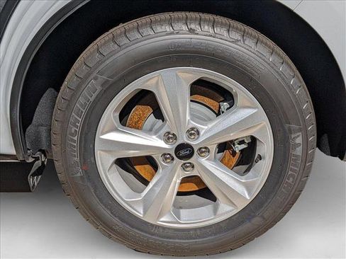 New 2024 Ford Edge SE image 8