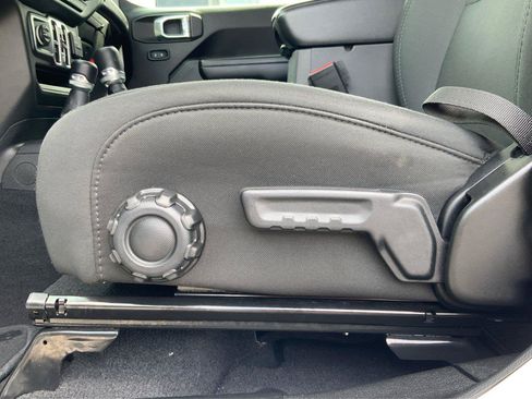 Used 2021 Jeep Wrangler Unlimited Sport AWD/4WD image 19