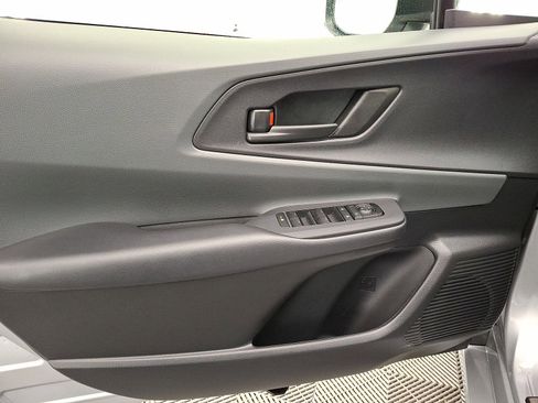 Used 2025 Toyota Prius LE image 10