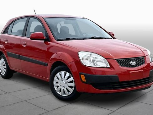Used 2009 Kia Rio5 LX image 2