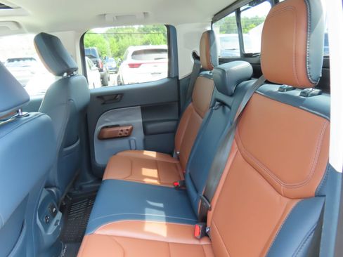 Used 2024 Ford Maverick Lariat FWD image 35