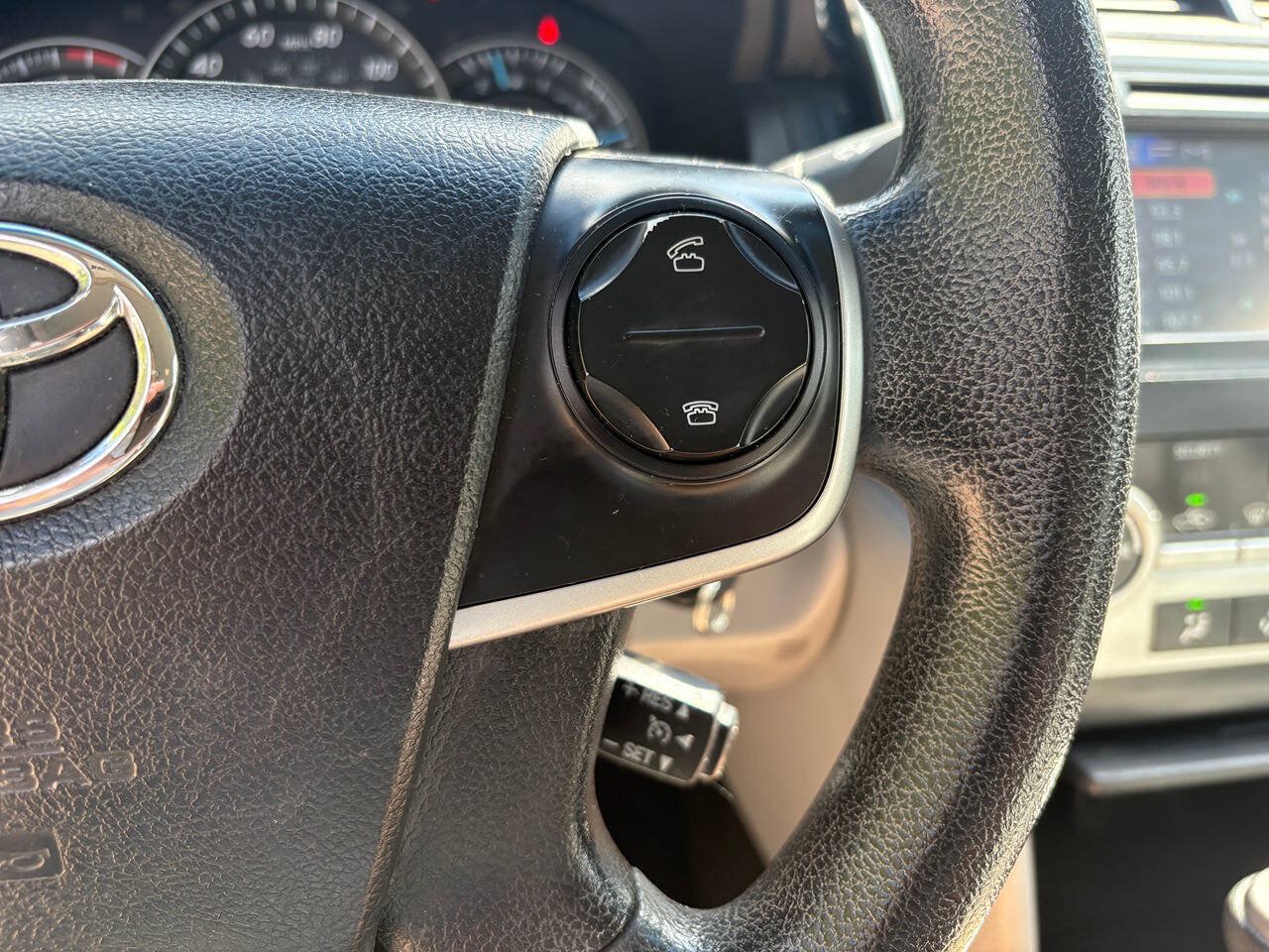 Used 2013 Toyota Camry LE FWD image 18