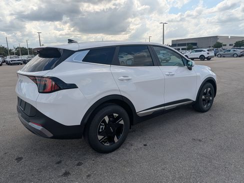 New 2026 Kia Sportage LX FWD image 5
