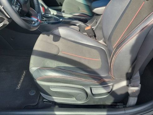 Used 2020 Hyundai Veloster 2.0 Premium FWD image 11