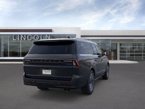 New 2026 Lincoln Navigator L Reserve AWD/4WD image 8