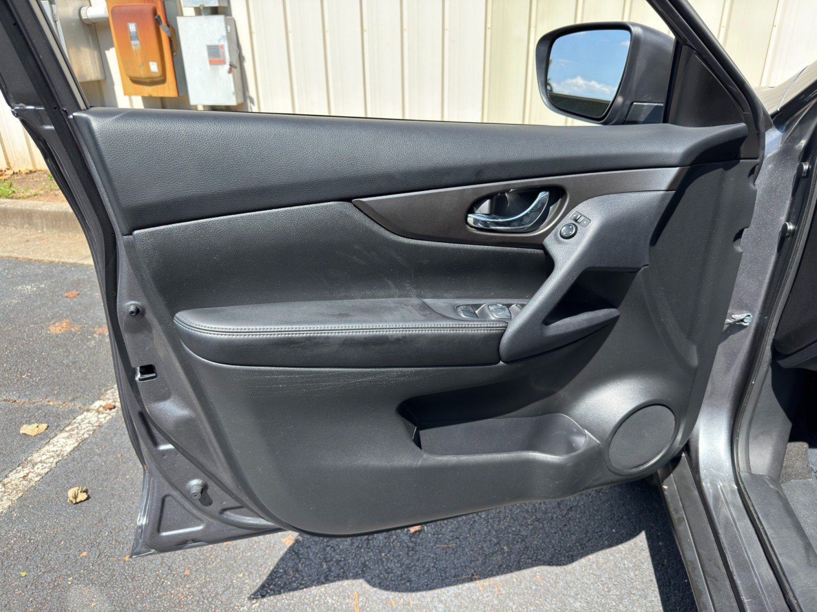 Used 2015 Nissan Rogue S AWD/4WD image 35