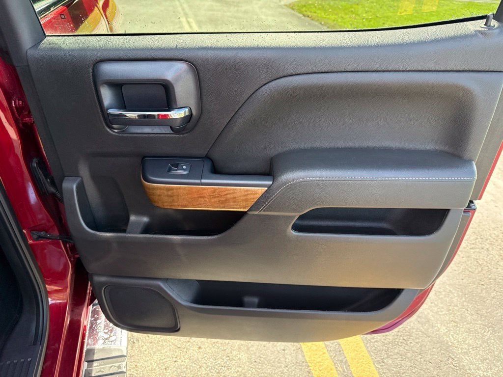 Used 2018 Chevrolet Silverado 1500 LTZ w/ Sport Package AWD/4WD image 28