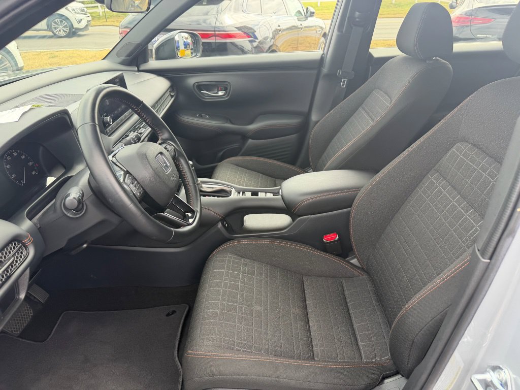 Used 2025 Honda HR-V Sport image 10
