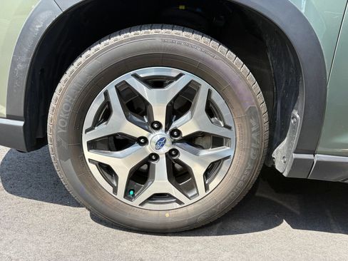 Used 2019 Subaru Forester Premium AWD/4WD image 10
