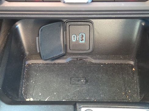 Used 2023 Ford Bronco Wildtrak image 29