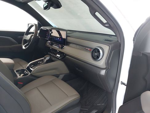 Used 2026 Chevrolet Colorado ZR2 w/ Technology Package image 29