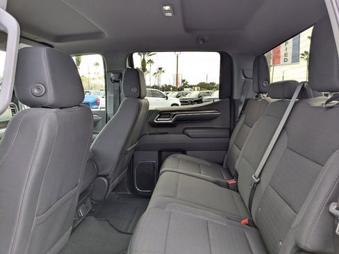 Used 2025 Chevrolet Silverado 1500 LT image 14