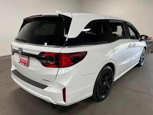 Used 2025 Honda Odyssey Sport-L image 3