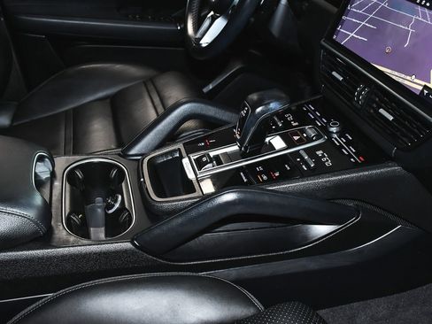 Used 2020 Porsche Cayenne E-Hybrid image 63