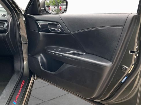 Used 2013 Honda Accord Sport image 21