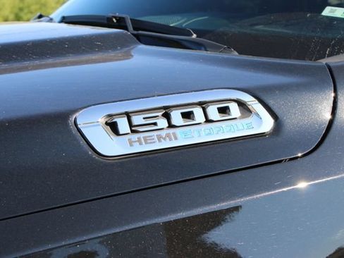 Used 2023 RAM 1500 Limited AWD/4WD image 9
