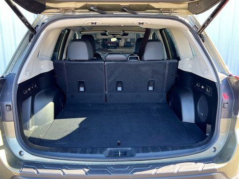 Used 2022 Subaru Forester Limited image 29